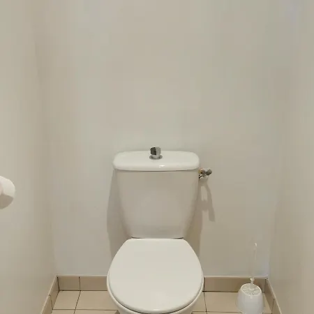 T3 Avec Terrasse Et Piscine A - Chateau Des Magnans - Fr-1-165b-22 Apartment