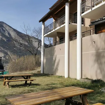 T3 Avec Terrasse Et Piscine A - Chateau Des Magnans - Fr-1-165b-22 Apartment